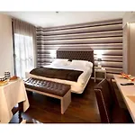 U-hotel Ciudad De Ξενοδοχείο 4*