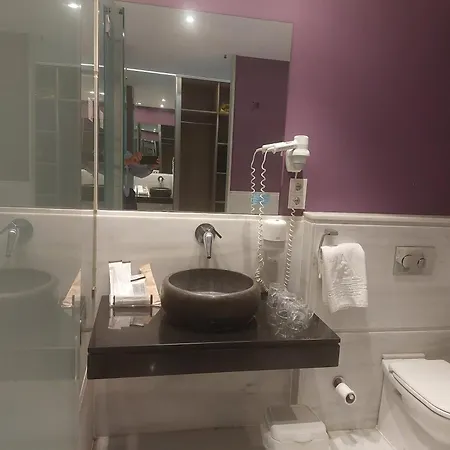 U-hotel Ciudad De 4*