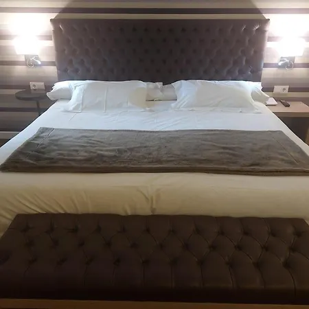 Szálloda U-hotel Ciudad De 4*
