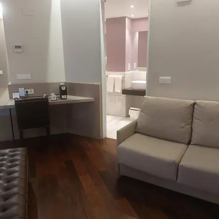 U-hotel Ciudad De Otel 4*