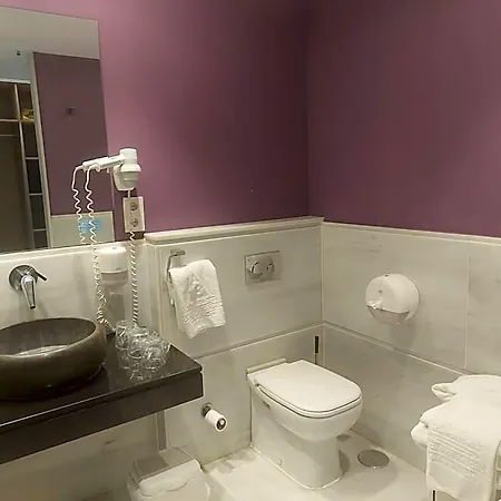 U-hotel Ciudad De Ξενοδοχείο