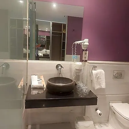 U-hotel Ciudad De Ξενοδοχείο 4*