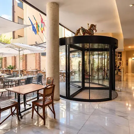 Otel U-hotel Ciudad De 4*