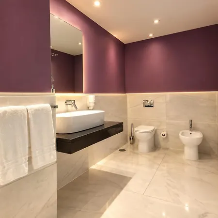 U-hotel Ciudad De 4*