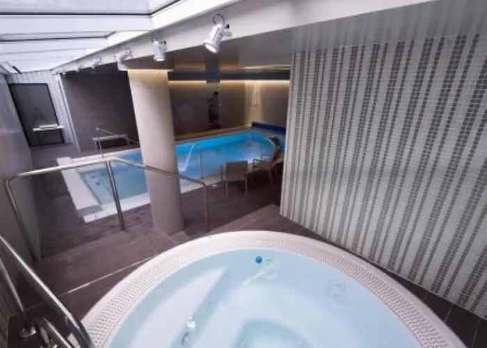 U-hotel Ciudad De 4*