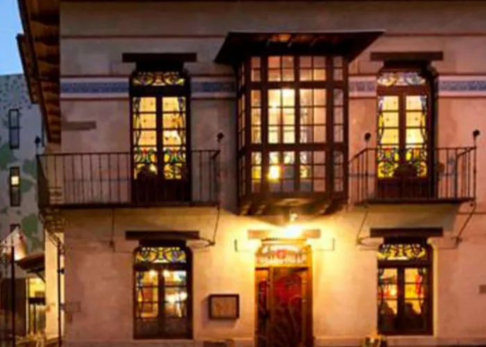 U-hotel Ciudad De ホテル