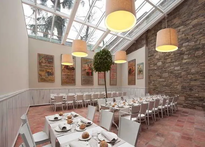 Отель U-hotel Ciudad De